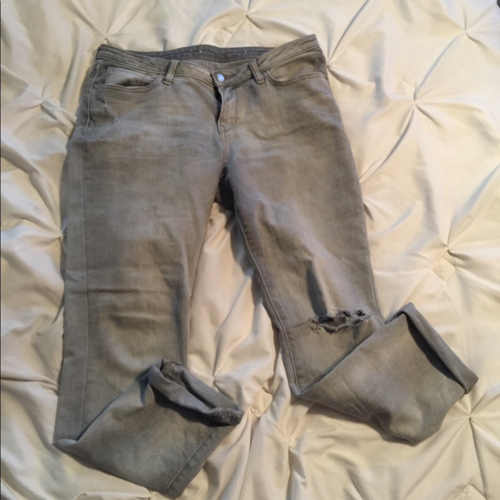 Grey boyfriend jeans